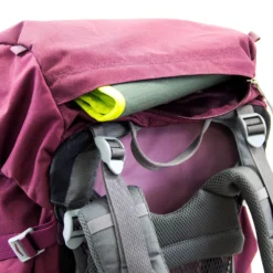 Backpack Osprey Renn 65 Aurora Purple -Campingwinkel 6 Renn Fixed top lid with with zippered pocket web