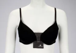 BH-Buidel Eagle Creek Silk Undercover™ Bra Stash Black 6 BH-Buidel Eagle Creek Silk Undercover™ Bra Stash Black -Campingwinkel EC041124010 BK OnBody1