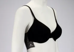 BH-Buidel Eagle Creek Silk Undercover™ Bra Stash Black 7 BH-Buidel Eagle Creek Silk Undercover™ Bra Stash Black -Campingwinkel EC041124010 BK OnBody3