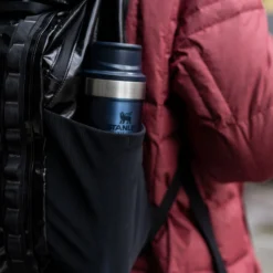 Thermosbeker Stanley The Trigger Action Travel Mug Wine 0,35L -Campingwinkel Stanley20 20The20Trigger Action20Travel20Mug20 20Lifestyle20Images20 206