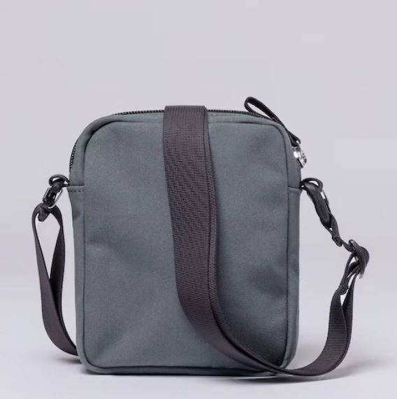 Schoudertas Sandqvist Sixten Vegan Dark Slate With Navy Webbing 2 Schoudertas Sandqvist Sixten Vegan Dark Slate With Navy Webbing - Afbeelding 2